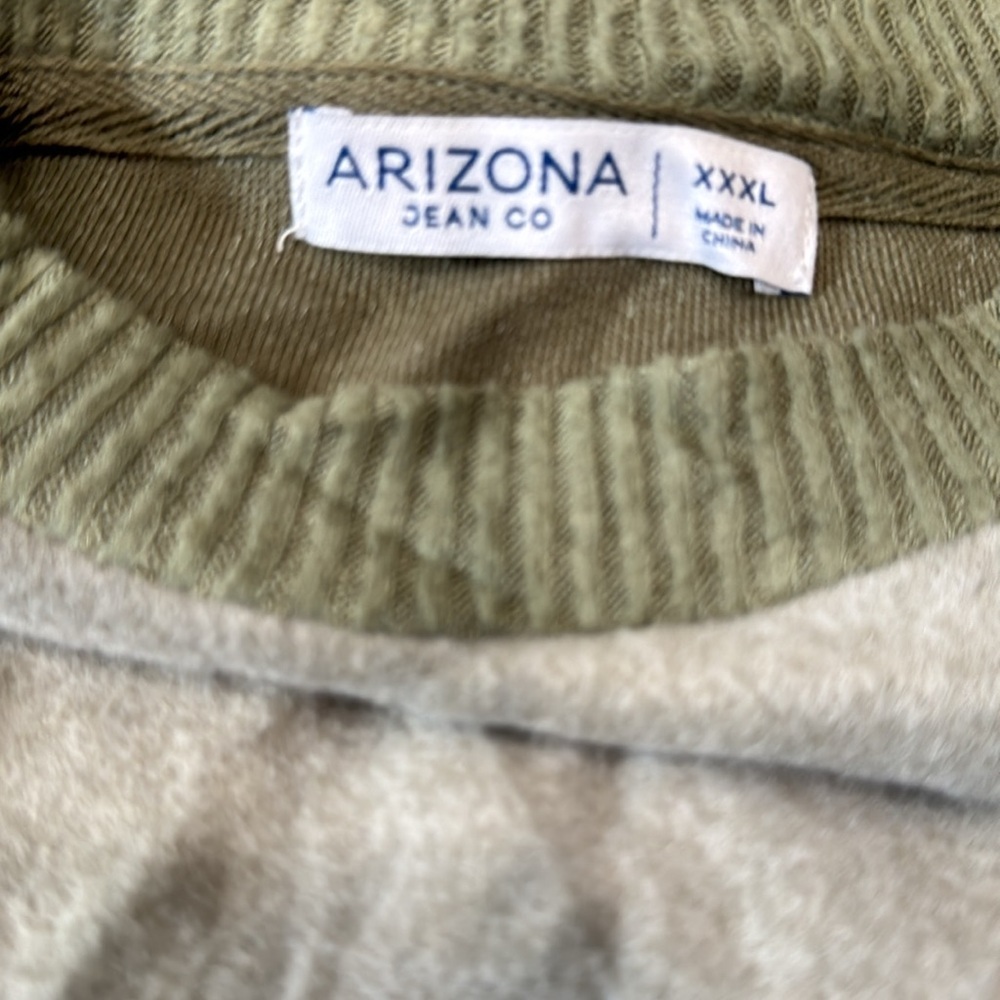 Sweater - Picture 4 of 4